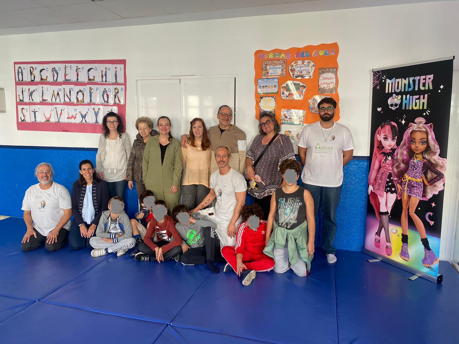 AEPAE - Crónica de la Jornada familiar sobre acoso escolar, con Monster High