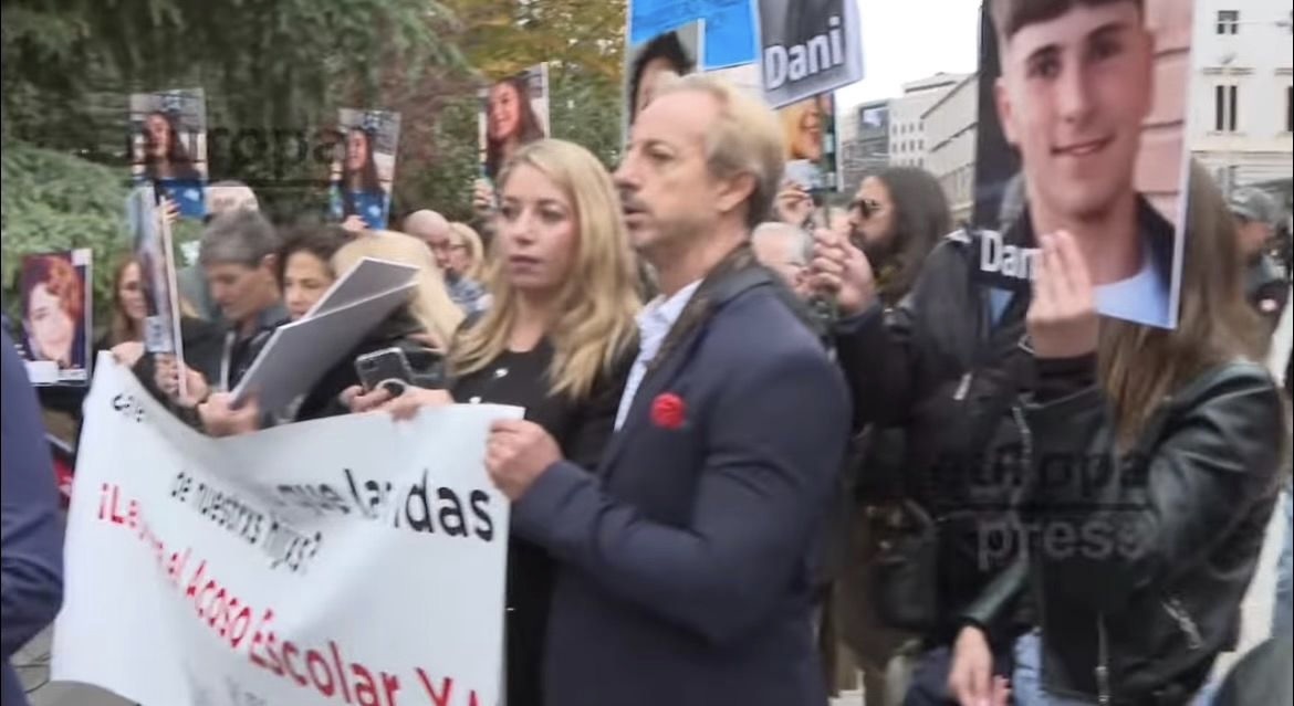 AEPAE - Crónica de la Jornada familiar sobre acoso escolar, con Monster High