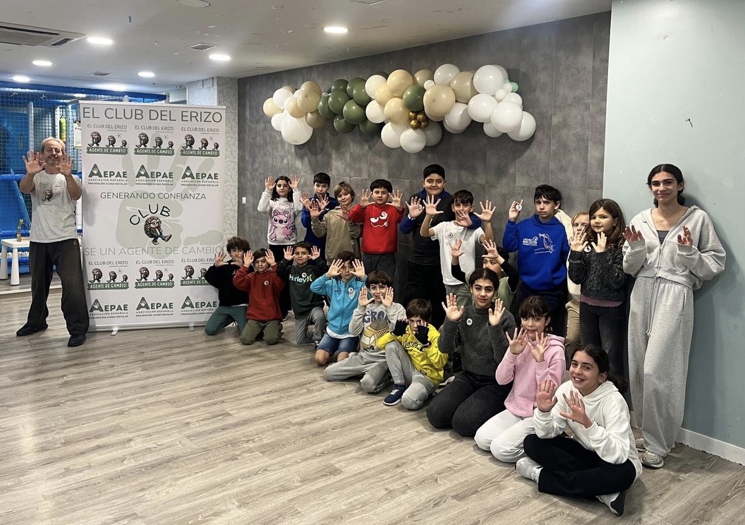 AEPAE - Crónica de la Jornada familiar sobre acoso escolar, con Monster High