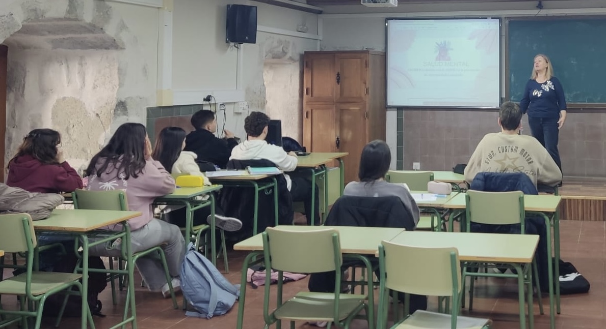 AEPAE - Crónica de la Jornada familiar sobre acoso escolar, con Monster High